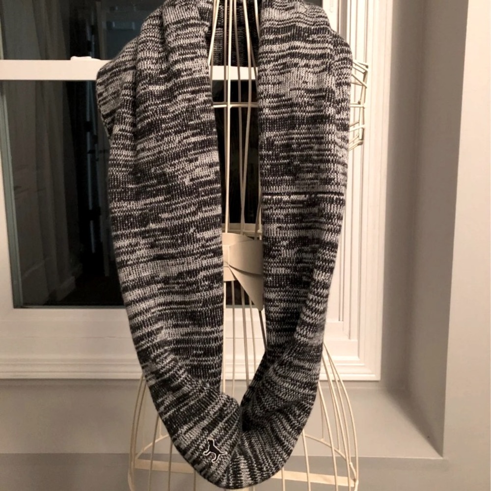 VS PINK Infinity Scarf